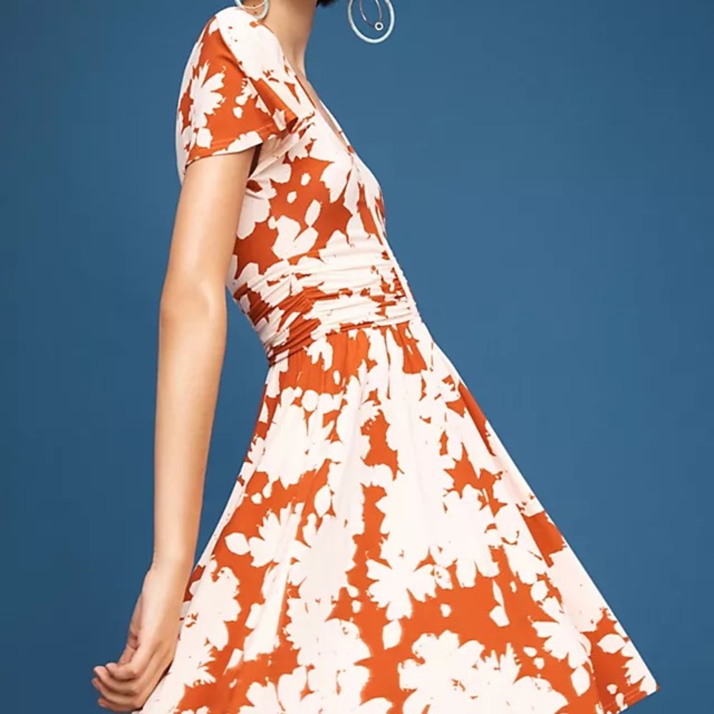 Maeve summer breeze Anthropologie Floral Orange and White Dress size Med.